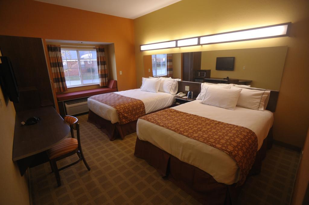 Microtel Inn & Suites By Wyndham University Medical Park Грийнвил Екстериор снимка