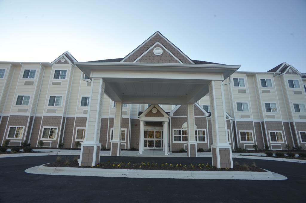 Microtel Inn & Suites By Wyndham University Medical Park Грийнвил Екстериор снимка